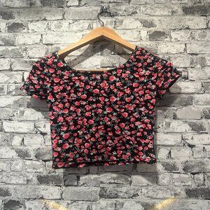 EUC Divided By H&M Black Base Pink Floral Crop Top Size Small
